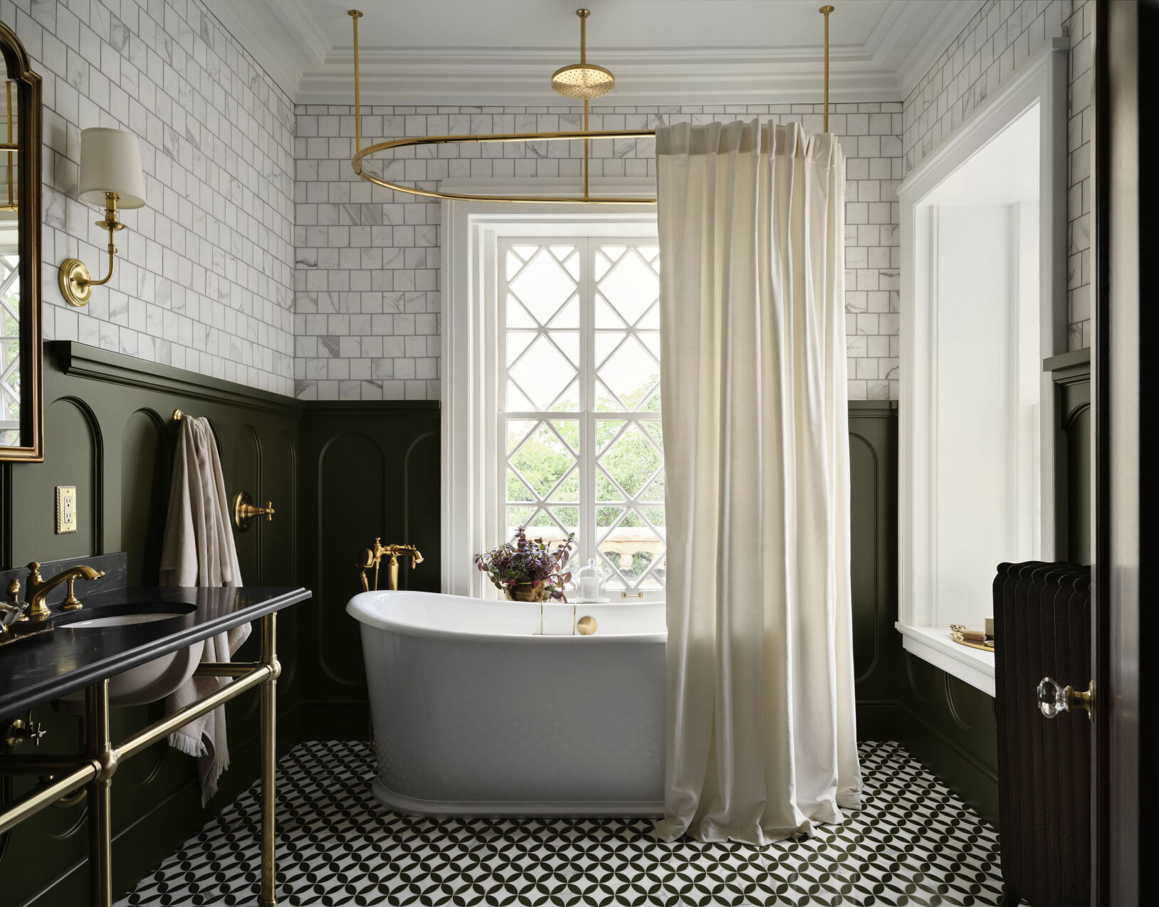castlebathroom.jpg